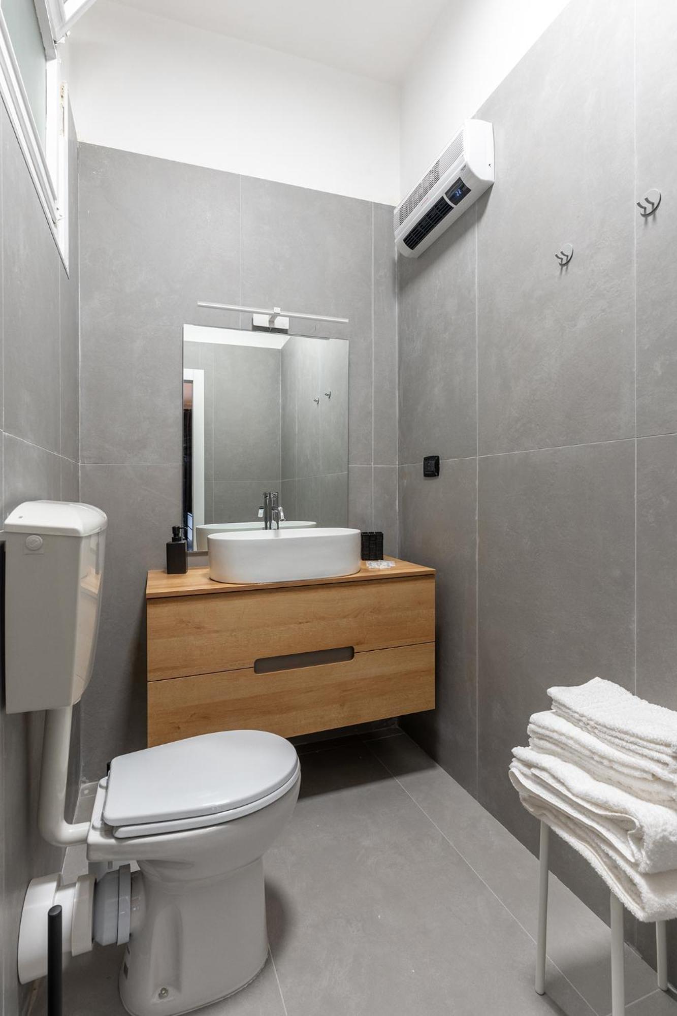 Fourooms - Bari Principe Amedeo ภายนอก รูปภาพ